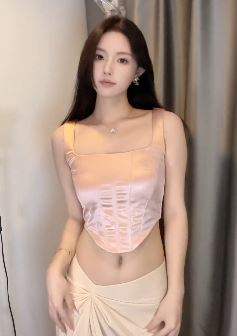 迷人小姐姐「zz张张」性感穿搭居家秀身材  网友:真让人心动