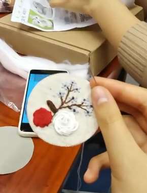 天津一高校开设"女红手工课"颇受欢迎一课难求