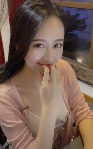 如此漂亮的小姐姐 如果10分满分你给打几分?