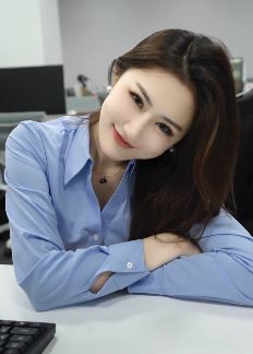 漂亮御姐「远宝」穿职业装分享办公室随拍  网友:百看不厌