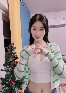 好看小姐姐「航妥妥」穿露脐装浅跳一下 网友:这是要我的命啊!