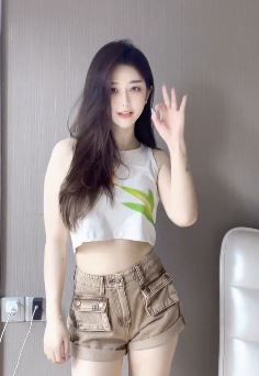 可爱小姐姐「丞丞」跳打雷打雷舞,越看越喜欢 网友:我决定了喜欢你一辈子!