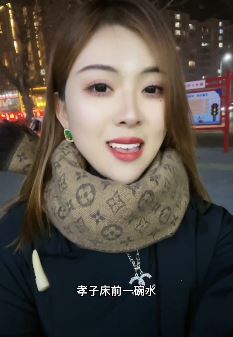 知性美女「小小简言」谈什么是幸福？网友：天天看到你就是幸福！