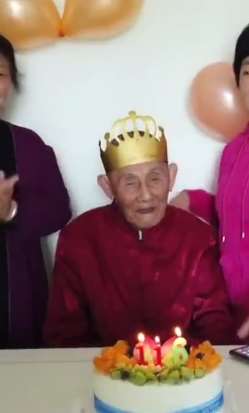 贵州最长寿老人吴梦麟 1904年出生跨越了两个世纪