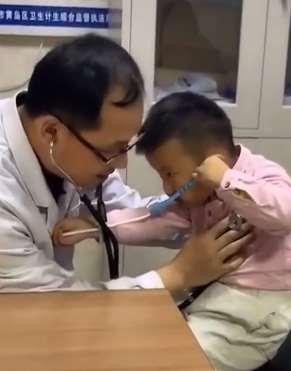 昨天大夫给我看病,今天我来看大夫!