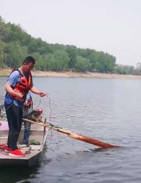 河南一餐厅主管以恋爱为名频繁骚扰女孩致其跳河 男同事下水施救均溺亡