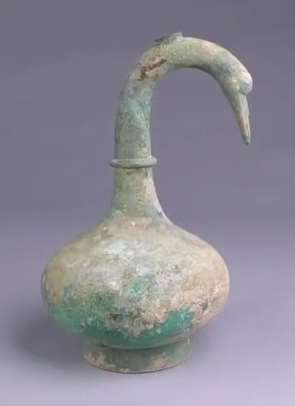 河南发掘一秦末汉初墓 出土青铜壶存褐色不明液体