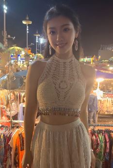 好看小姐姐「彩彩雲」分享湄公河星光夜市人间烟火气 网友:兄弟们我想恋爱了