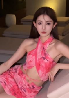模特小姐姐「刘一琳」性感穿搭分享日常随拍