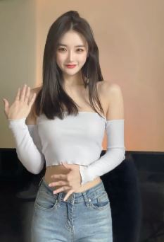 漂亮小姐姐「张洛洛」跳轻松旋律舞  网友：这该死的容貌，太让人着迷了！