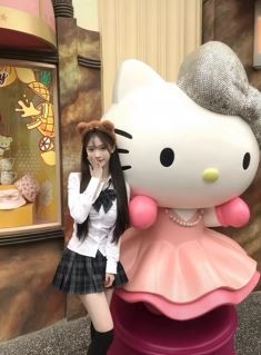 网红小姐姐「QAnna」穿JK制服分享景区游玩vlog 网友:瞬间沦陷