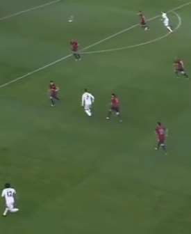 C罗震惊世界的10大助攻表演，谁说他只会进球！