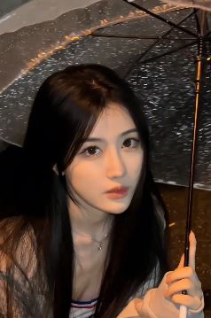 甜美小姐姐「Amazing甜甜」分享下雨天街头打伞vlog,网友:这张清纯的脸,真的百看不厌!