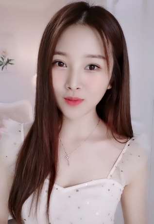 越看越好看,不信你看看!一位耐看的美女,喜欢吗?