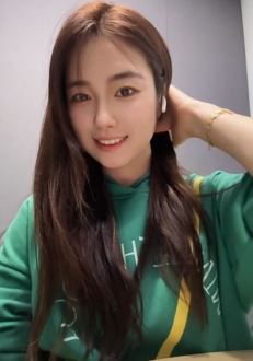 可爱小姐姐「Rita」分享日常随拍,称越来越会欣赏自己  网友:姑娘真美