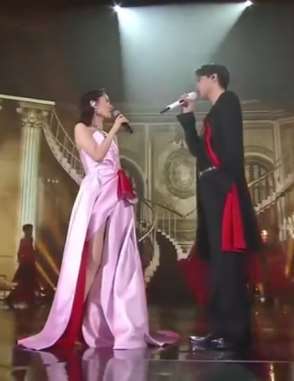 刘敏涛 、范丞丞破壁合唱《红玫瑰》