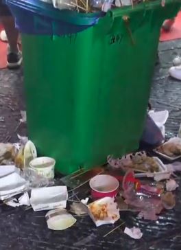 五一假期洛阳网红小吃街爆火 最忙碌的要数环卫工