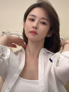 短发小姐姐「璇璇」知性优雅穿搭分享居家随拍,女性魅力十足!