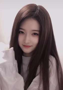 长相清沌可爱的在校女大学生，喜欢这位小姐姐的可以在这报个名！