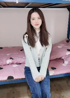 90后小姐姐「一颗萱萱」分享打工宿舍日常 网友:遇见你真好