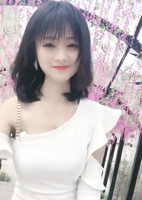 漂亮 小姐姐演唱林玉英歌曲《点燃一根烟》