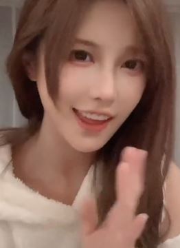 网红歌手「丸子yooo」居家唱跳DJ版《一笑江湖》  网友：全抖音你唱歌最好听