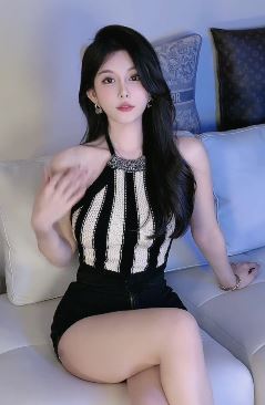 气质小姐姐「知沐」性感穿搭秀美腿 网友:太完美了吧