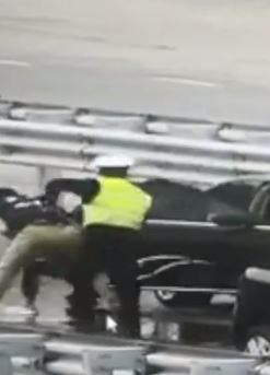 福银高速上演“警匪大片” 交警30秒将2名涉毒人员抓获