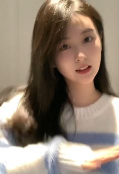 甜美小姐姐「麻辣红萝卜」居家浅跳,越看越喜欢 网友:七仙女下凡了