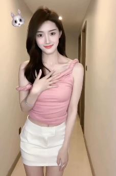 成都小姐姐「可儿睡不醒」纯欲风穿搭居家浅跳 网友：又乖又甜又可爱