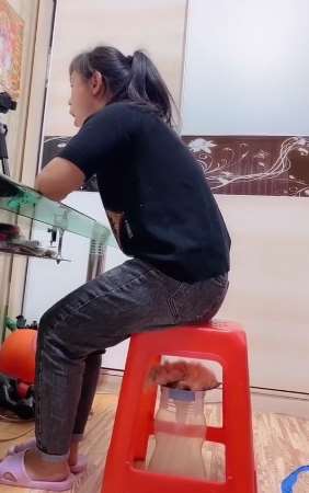 姑娘你吃什么了?放屁的威力如此之大!