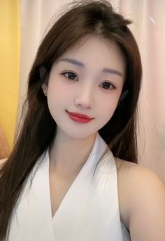 漂亮女主播「遇见」分享日常精致妆容 网友:美丽温柔