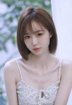 短发美女「红豆BB」分享居家日常 网友：好美的仙女