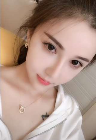 年轻漂亮有活力，这样的姑娘谁不喜欢呢？