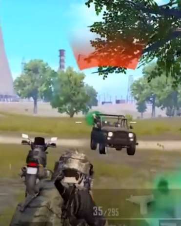 吃鸡一挑三，这哥们吃鸡玩的挺6的！