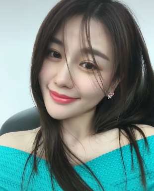 一个美丽动人的姑娘，心动了吗？抖音号《699GT》，更多作品等你发现！