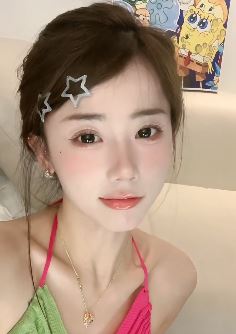 迷人小姐姐「钟灵」纯欲穿搭分享日常随拍 网友:简直又美又飒