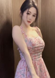 小姐姐「奶油可KiKo」穿性感碎花裙居家浅跳 网友:别嫁彩票一直在买