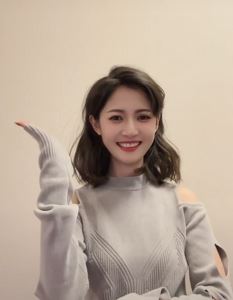 好运转转转！演员陈钰琪分享跳哔哩吧啦手势舞视频！