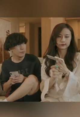 陈翔六点半:明明没生气,蘑菇头非说女友生气被揍一顿!