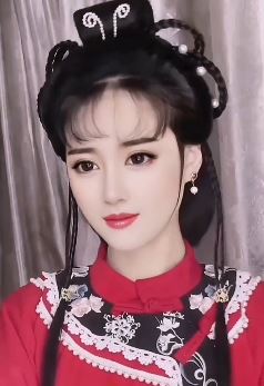 小姐姐穿古装扮戏说乾隆女主角陈怀秀 网友:四爷在此!