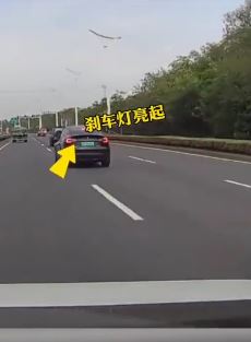 常州一特斯拉疑因刹车失控发生追尾