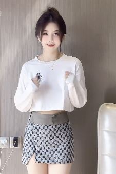 深圳小姐姐「丞丞」居家浅跳,配文:我这么可爱你都不要,去要饭吧!