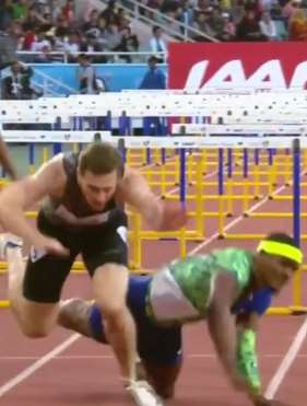 110米栏决赛，俄罗斯的选手舒贝科夫以戏剧性方式夺冠！