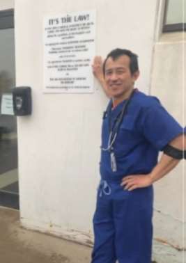 美国一华裔医生曝光医院应对疫情不力被开除