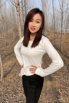 漂亮小姐姐「失小洛」回应自己身材问题：姐姐的腰是夺命小弯刀！