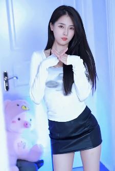 性感小姐姐「年糕」居家跳寻龙分金dj舞  网友:窈窕美女,魅力四射!