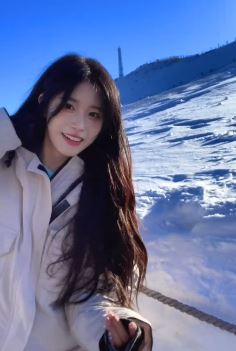 小姐姐「花碎花」分享冬日户外游玩vlog,这里的景色很迷人