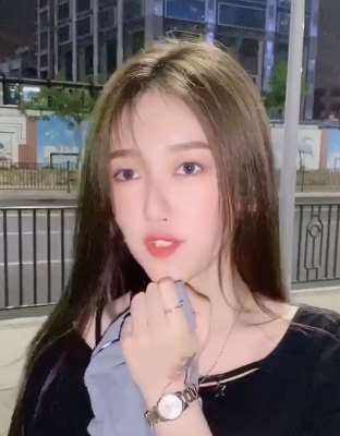 小姐姐说出门忘戴口罩像光屁股裸奔一样