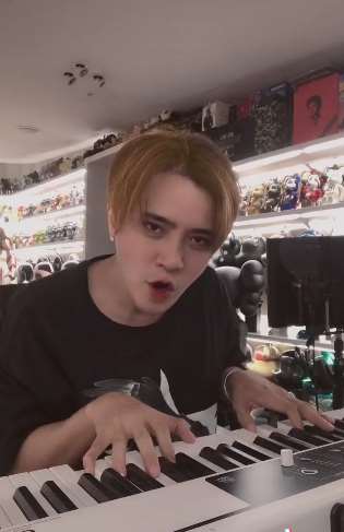 罗志祥模仿邓紫棋，你觉得模仿的像吗?